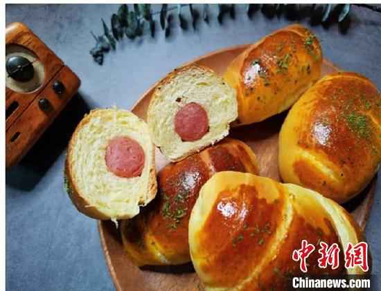  疫情催化别样“饮食男女”：人间烟火 “云”上佳肴